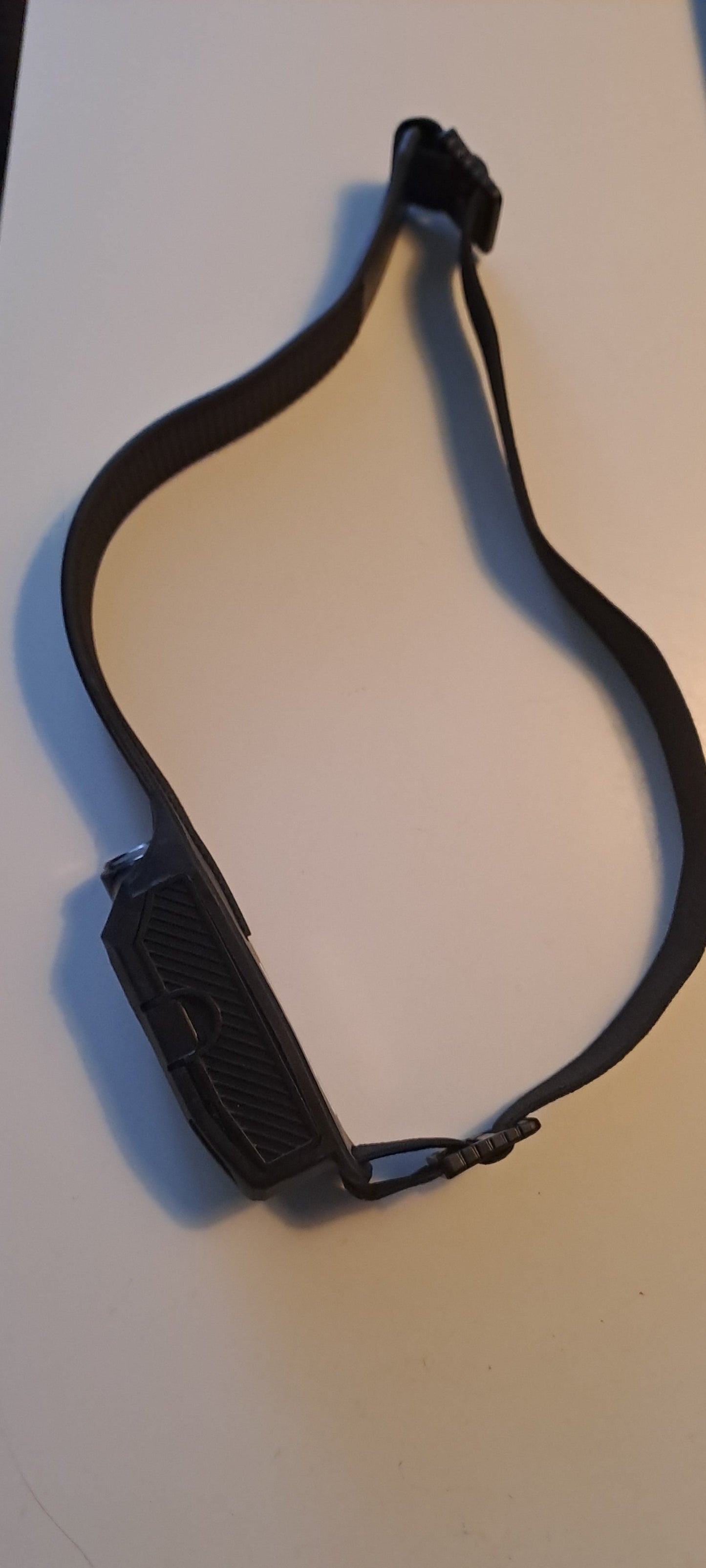 Kraftig LED hodelykt med justerbar lysstyrke Unike turprodukter