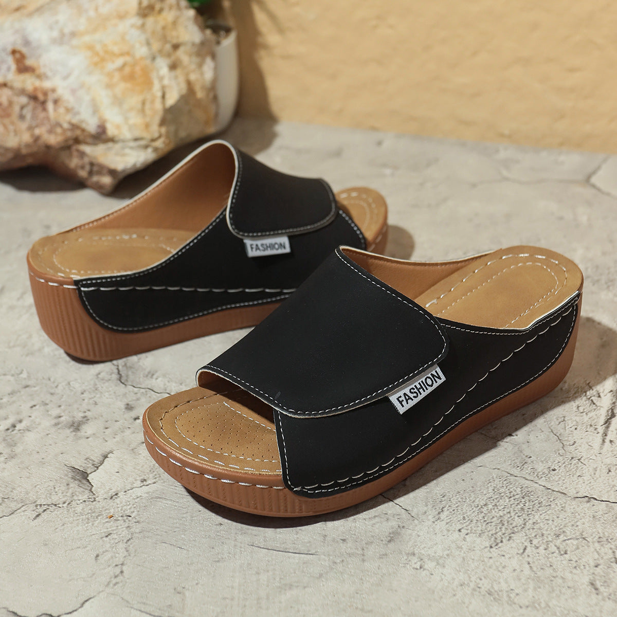 Sandaler med tykk såle og åpen tå
