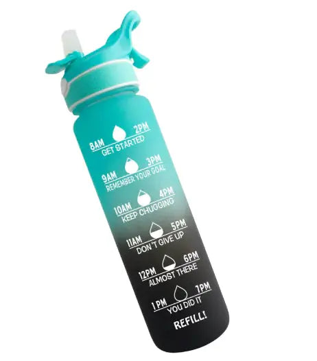 Vannflaske med spray og målemeter - transparent plastflaske med innebygd måleskala og sprayfunksjon, perfekt for enkel påføring av vann og nøyaktig dosering av væske.