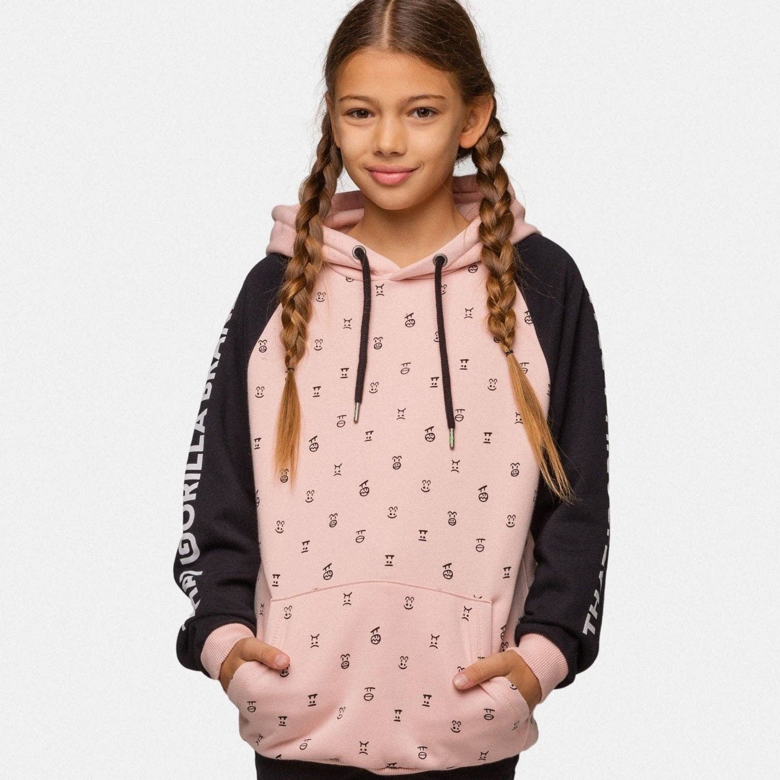 Stilfull og komfortabel hettegenser med unikt Gorilla-uttrykk på armene. Laget av høykvalitets stoff for varme og komfort. Tilgjengelig i rosa.