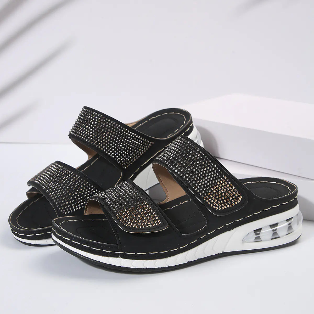 Sporty sandaler med rhinsten Unike turprodukter