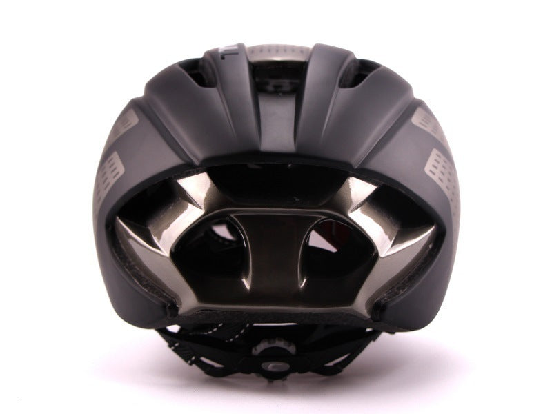 Bicycle helmet with goggles