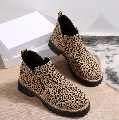 Ankelstøvletter med sideglidelås i imitert semsket skinn med lleopardmønster