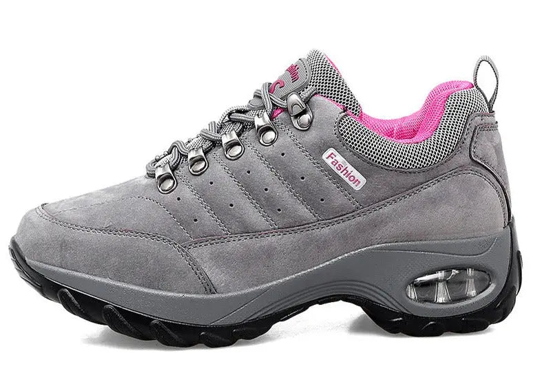 Grå fritidssko for damer/jenter – nøytral og stilren.