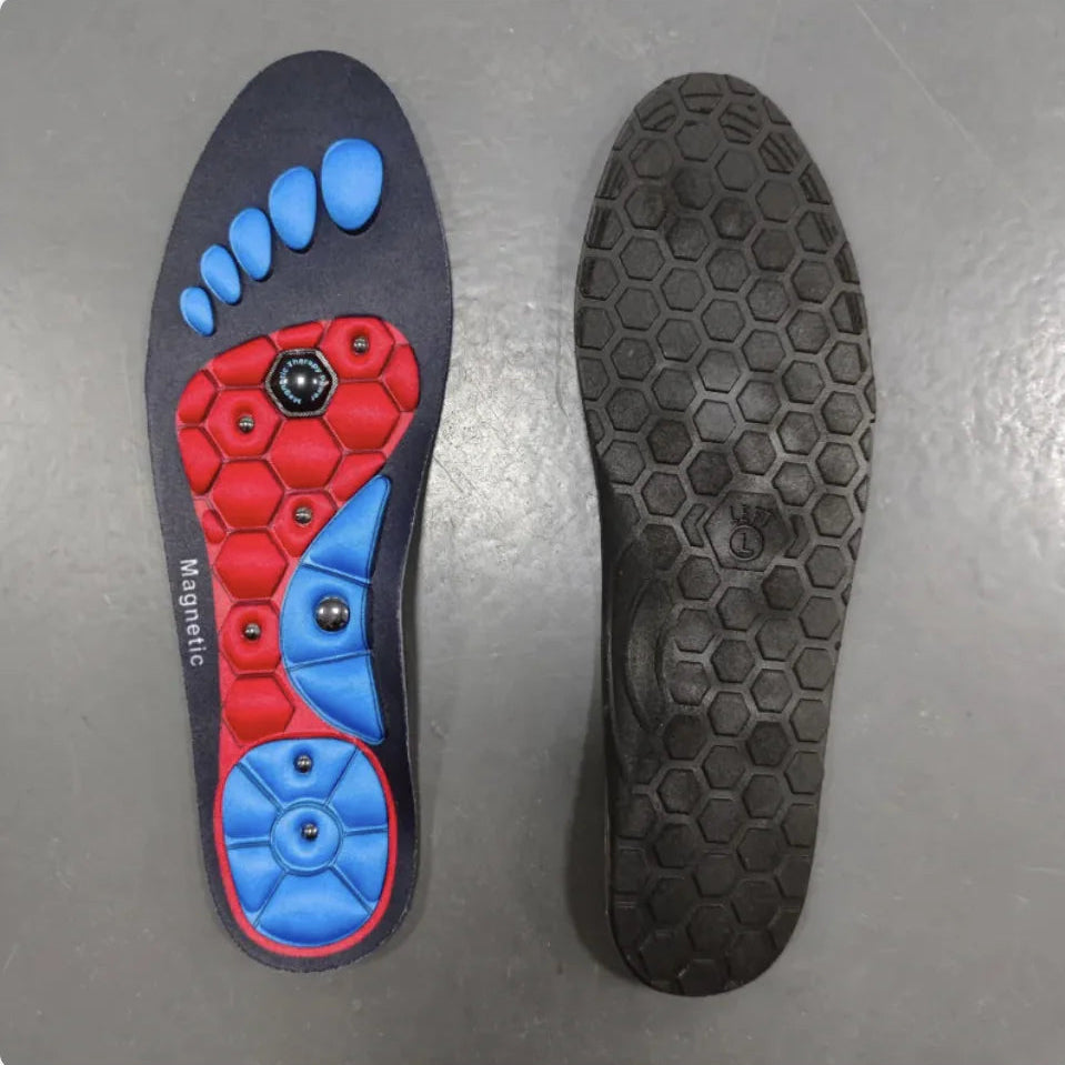 Innleggssåler med helpolstring i EVA-materiale.