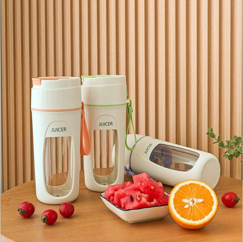  Denne juiceren er designet for å trekke ut saften fra frukt og grønnsaker, slik at du kan nyte er næringsrikt og velsmakende glass med helsebringende drikke. Med en kraftig motor og innovative funksjoner, er det enkelt å lage alt fra forfriskende appelsinjuice til grønnsaksjuicer for detox-dietter. Perfekt for helsebevisste personer som ønsker å inkludere mer frukt og grønnsaker i kostholdet sitt