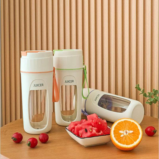  Denne juiceren er designet for å trekke ut saften fra frukt og grønnsaker, slik at du kan nyte er næringsrikt og velsmakende glass med helsebringende drikke. Med en kraftig motor og innovative funksjoner, er det enkelt å lage alt fra forfriskende appelsinjuice til grønnsaksjuicer for detox-dietter. Perfekt for helsebevisste personer som ønsker å inkludere mer frukt og grønnsaker i kostholdet sitt
