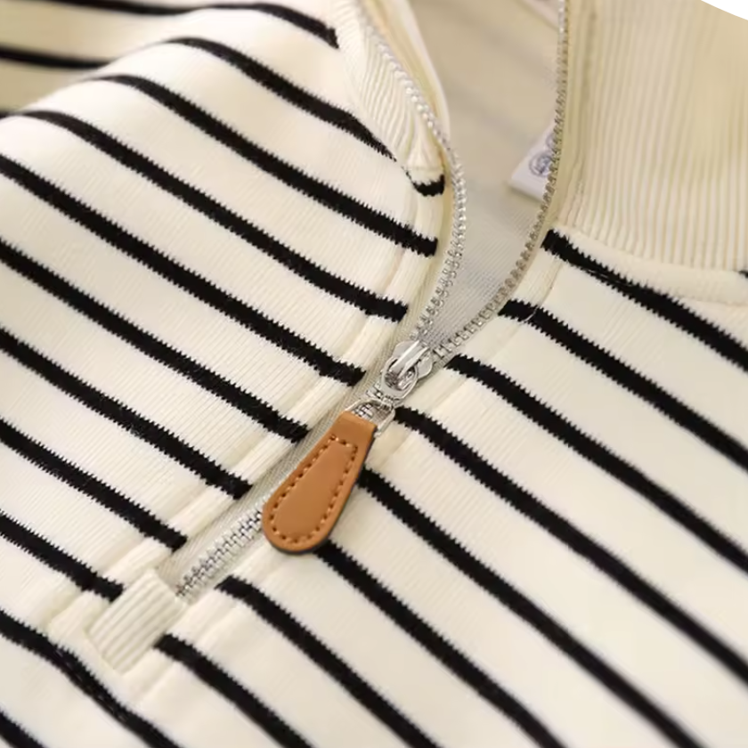 Stripete genser for barn komfort og stil