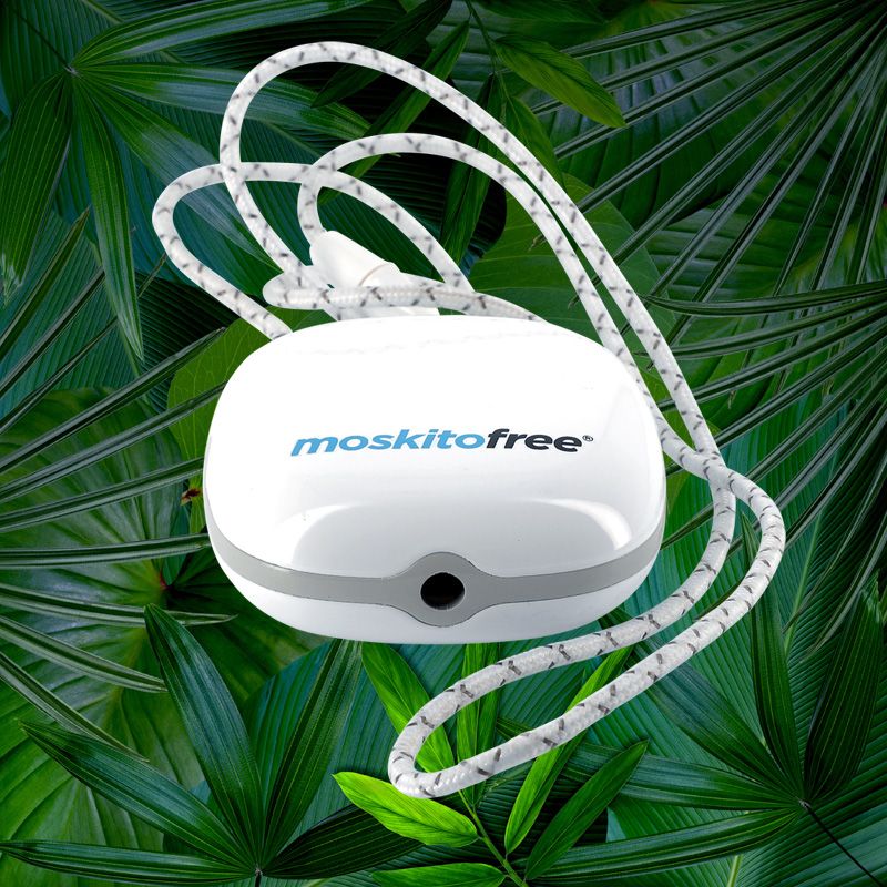 Produktbilde av Moskitofree Forever, en naturlig myggavvisende spray med elegant emballasje, som lover langvarig beskyttelse mot mygg og insekter, perfekt for utendørs aktiviteter