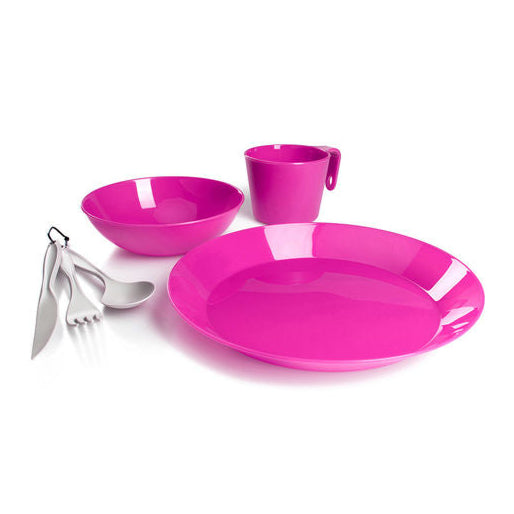 GSI Cascadian tursett for én person – lett og slitesterkt spiseutstyr til tur og camping. Inkluderer tallerken, suppebolle, kopp, bestikk på karabinkrok og nettingpose. Laget av 100 % resirkulerbar polypropylen, BPA-fritt og uten ftalater.